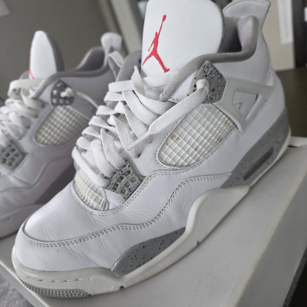 Jordan White Oreo 4s Mens Sneakers in White with Red Accents - Picture 7 of 8